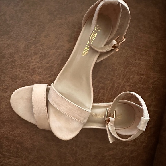Cream suede wedge ankle strap sandal - Picture 4 of 5